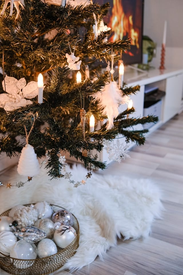 White Christmas Decor Ideas White Fur Tree Skirt