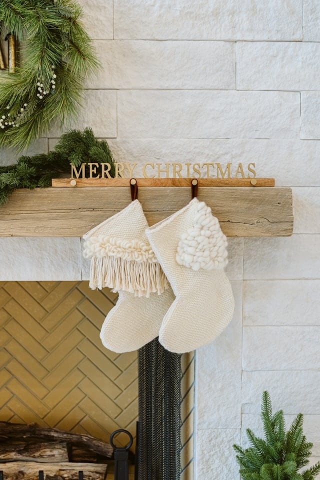 White Christmas Decor Ideas White christmas tree with gold decorations