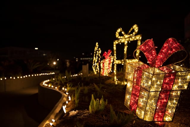 Light-up Christmas presents