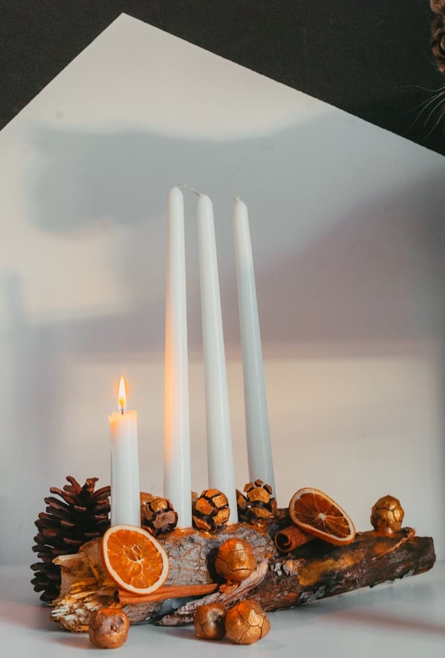 Neutral Christmas Decor Ideas Natural holiday scents