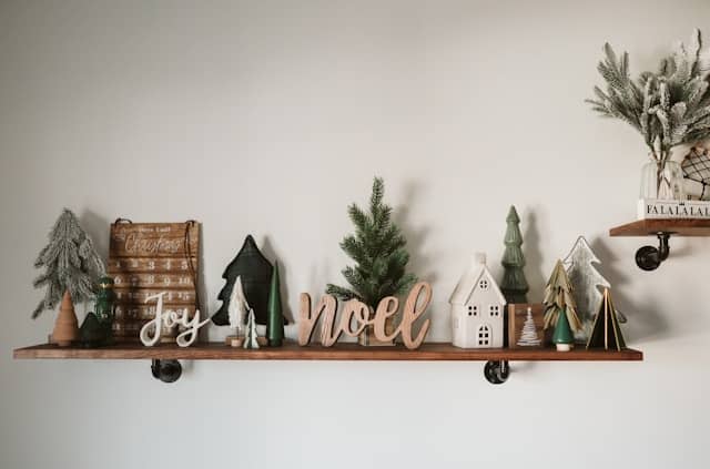 Large Christmas Decorations Oversized holiday signs