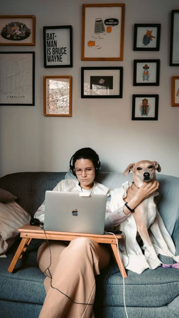 Simple home office decor